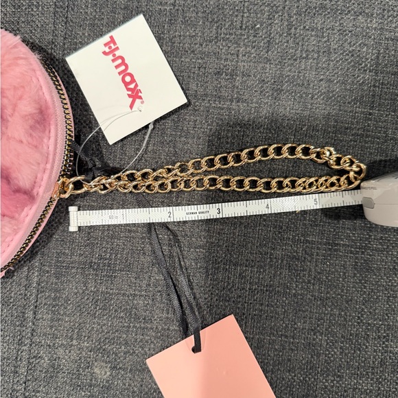 Juicy Couture Pink Heart-Shaped Furry Coin Purse - Picture 9 of 10